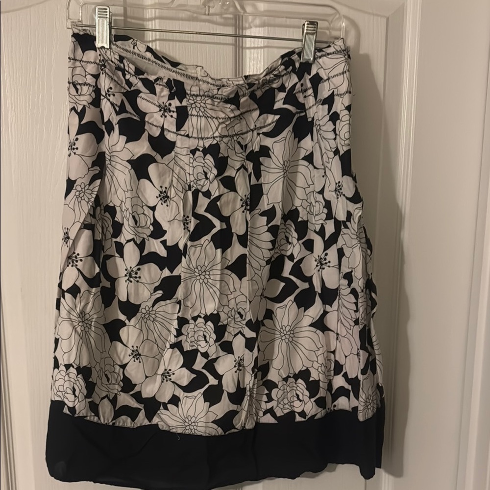 Floral Black and White Women's Skirt G.H. Bass & Co #24